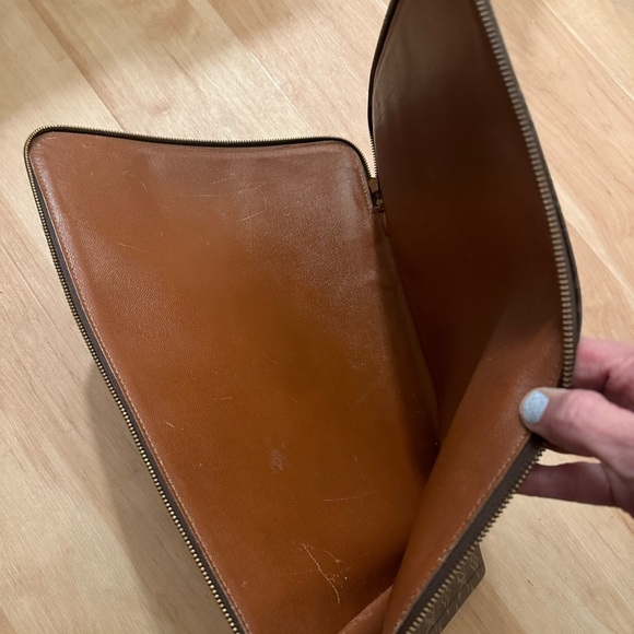 Authentic Louis Vuitton Monogram Document Laptop Case - Picture 10 of 15